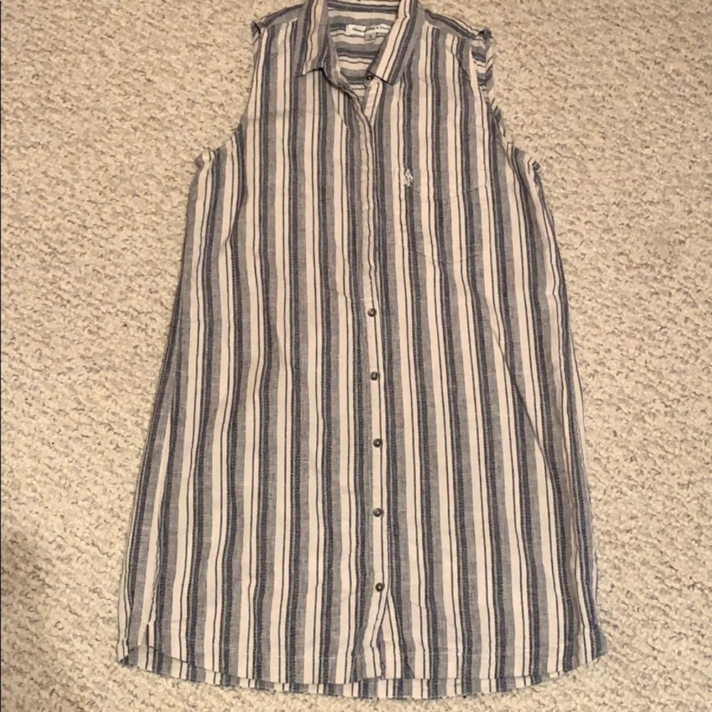 Like new sleeveless shift dress
